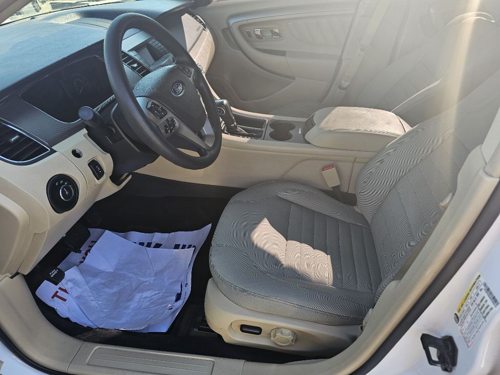 2015 Ford Taurus Image 11