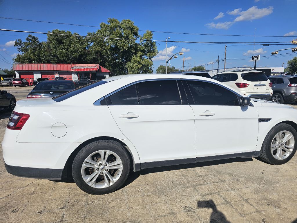 2015 Ford Taurus Image 3