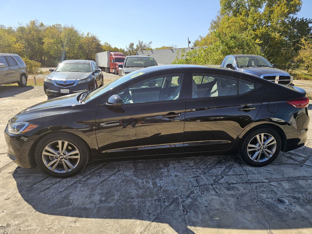 2017 Hyundai Elantra Image 5