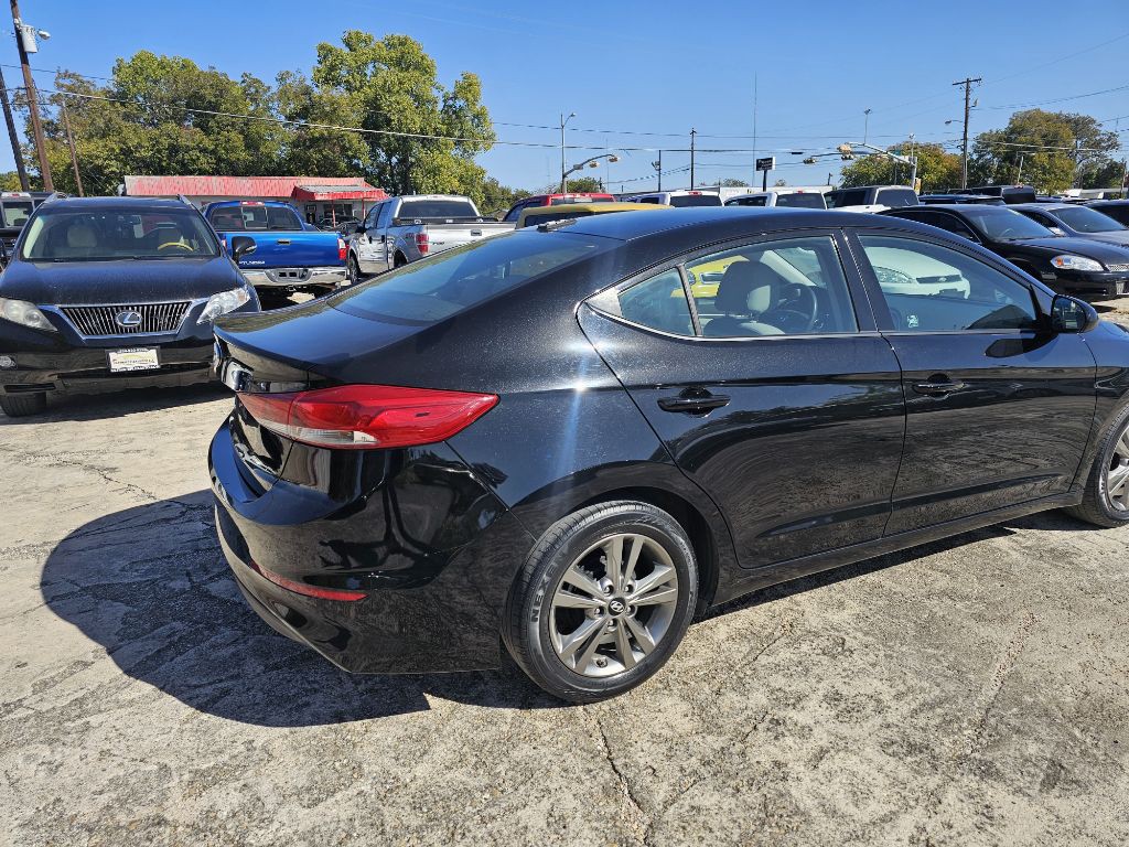 2017 Hyundai Elantra Image 8