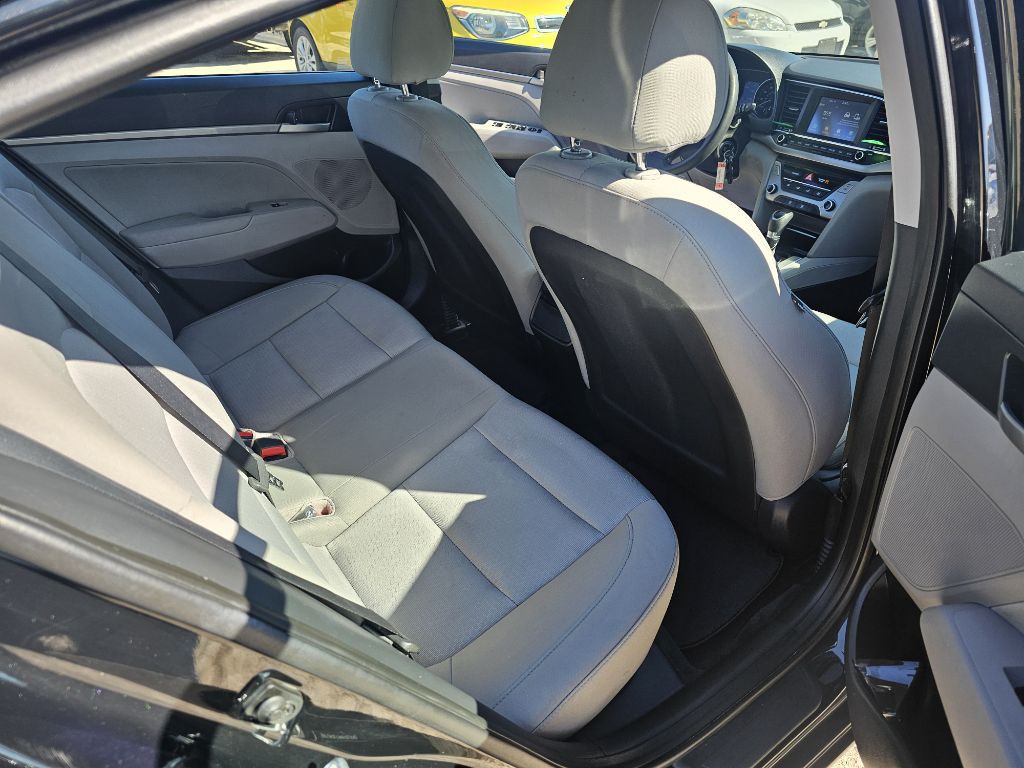 2017 Hyundai Elantra Image 12