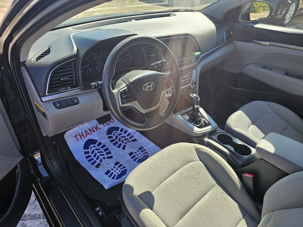 2017 Hyundai Elantra Image 13