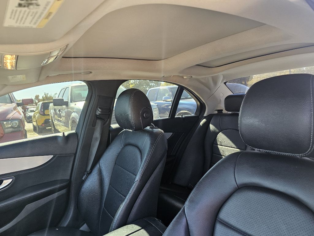 2015 Mercedes-Benz C-Class Image 9