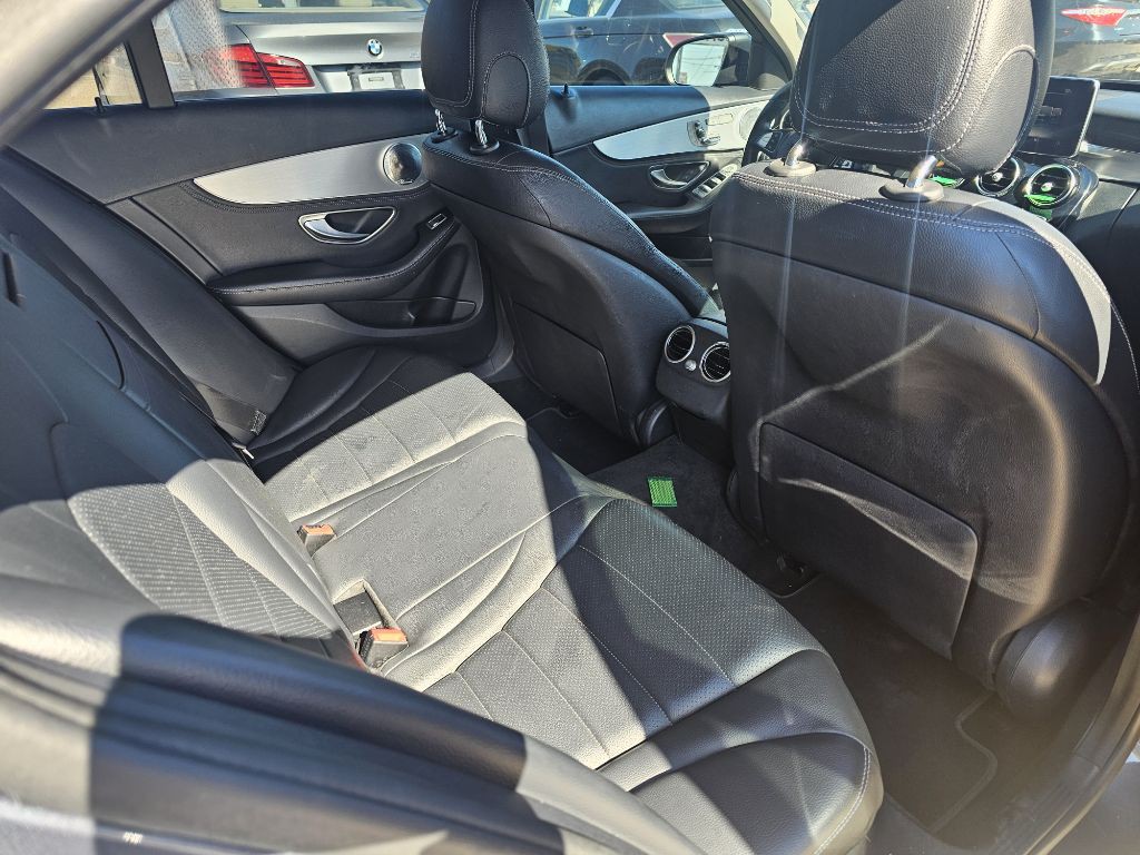 2015 Mercedes-Benz C-Class Image 18