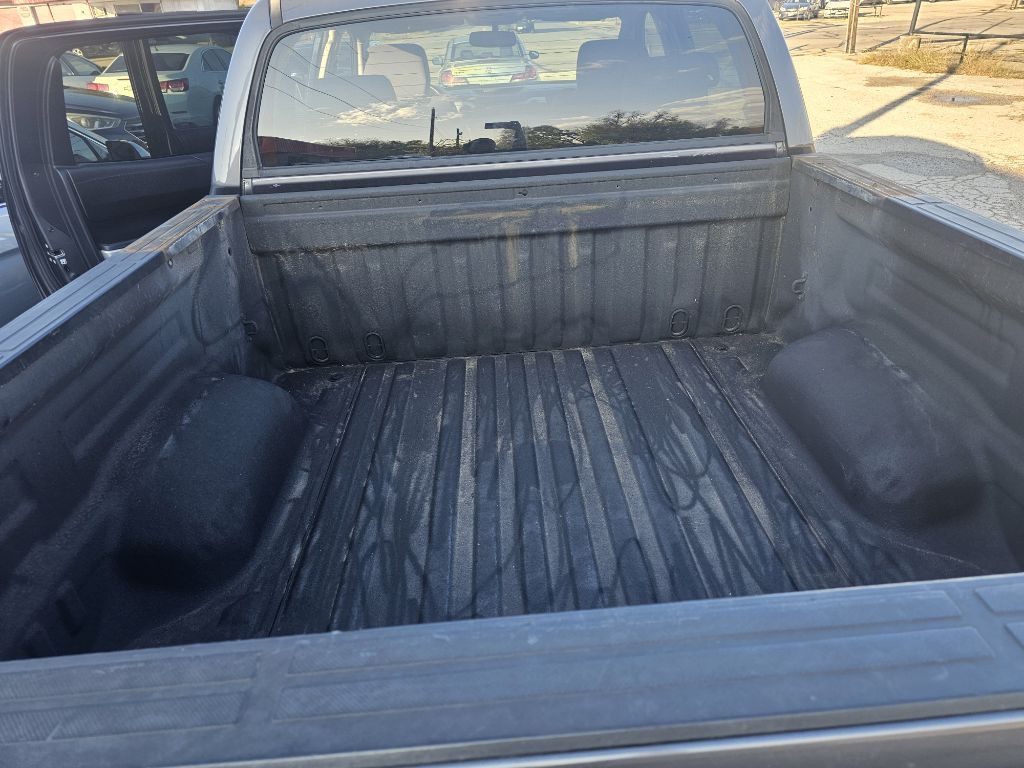 2016 Toyota Tundra Image 16