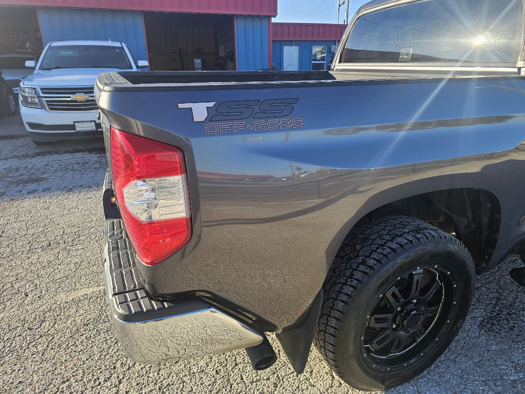 2016 Toyota Tundra Image 24