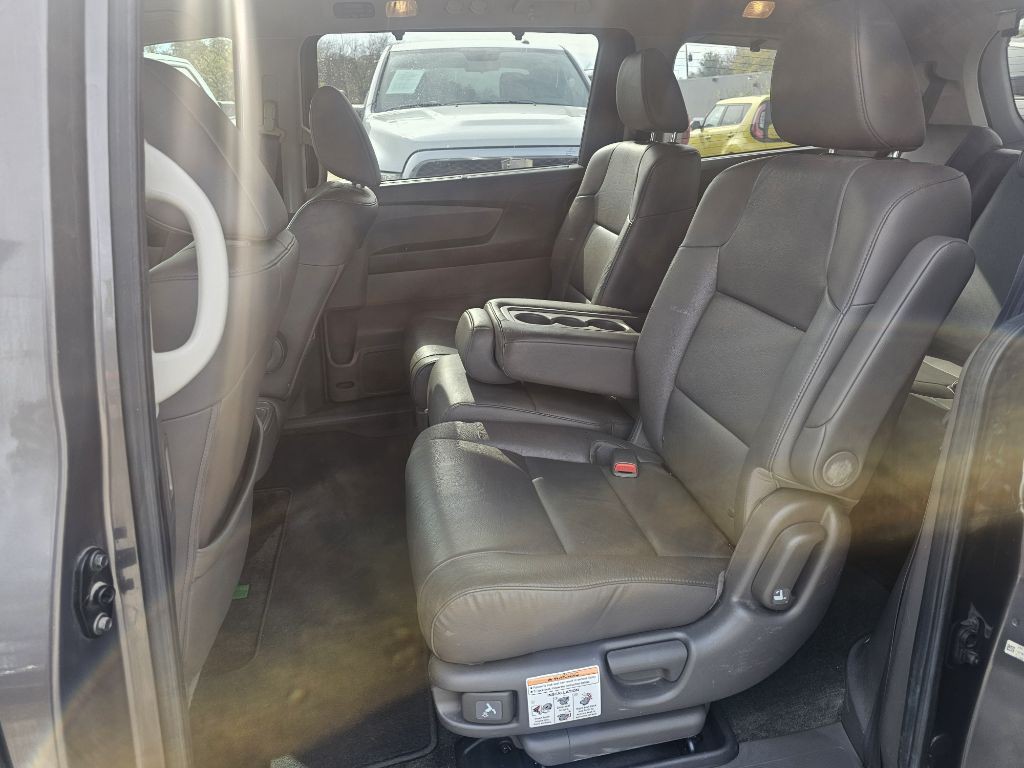 2016 Honda Odyssey Image 8