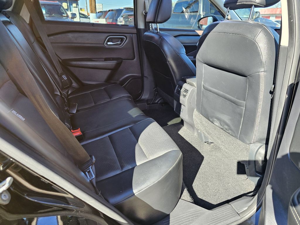 2021 Nissan Rogue Image 16