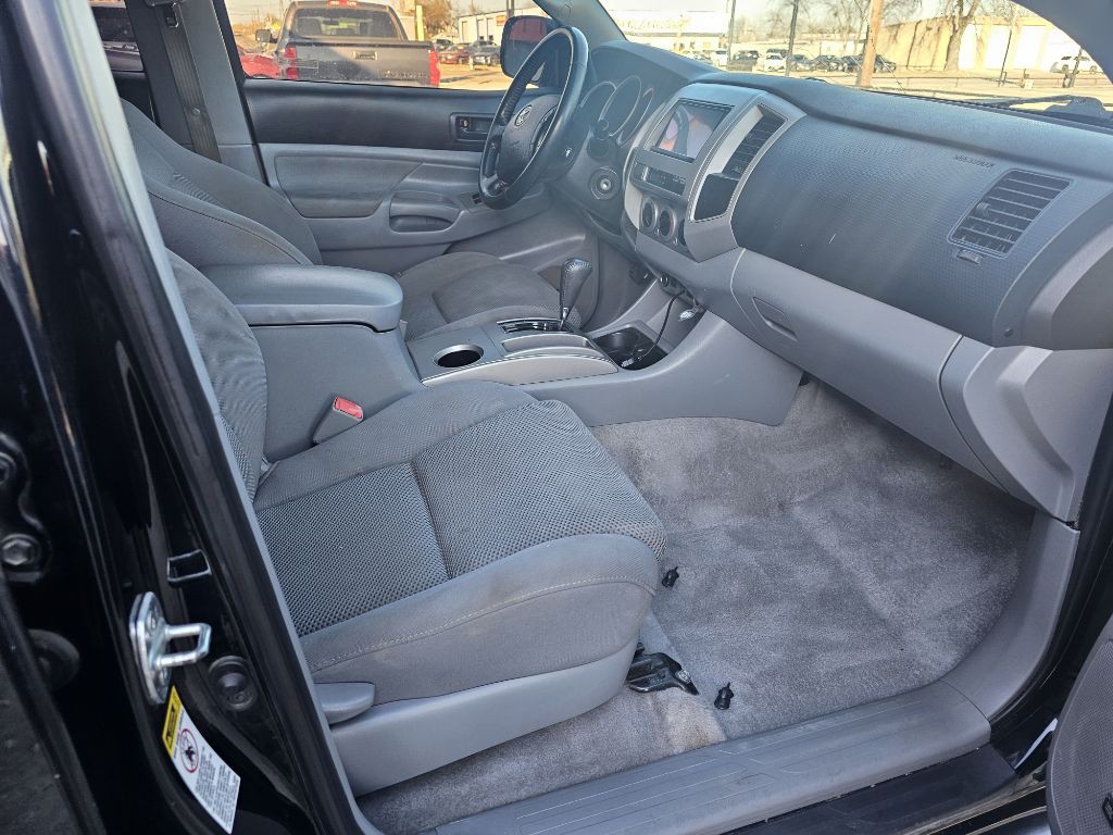 2011 Toyota Tacoma Image 12