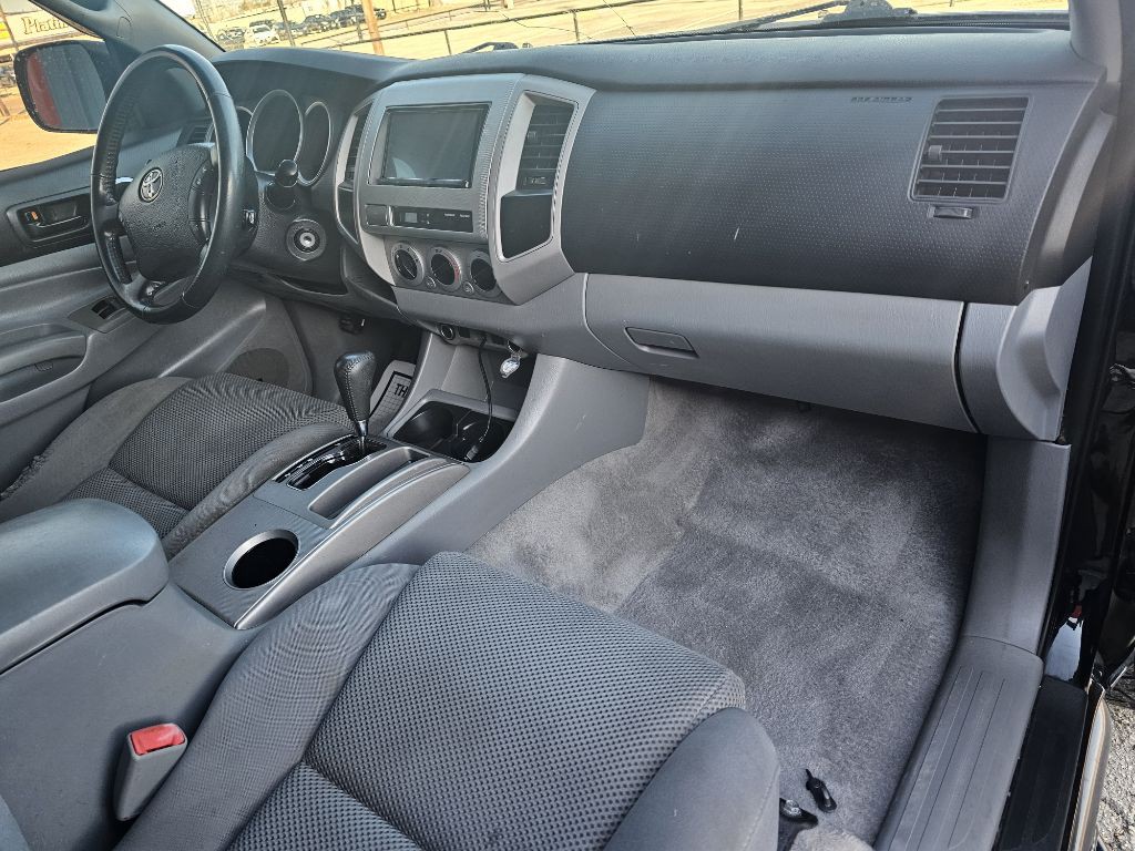 2011 Toyota Tacoma Image 13