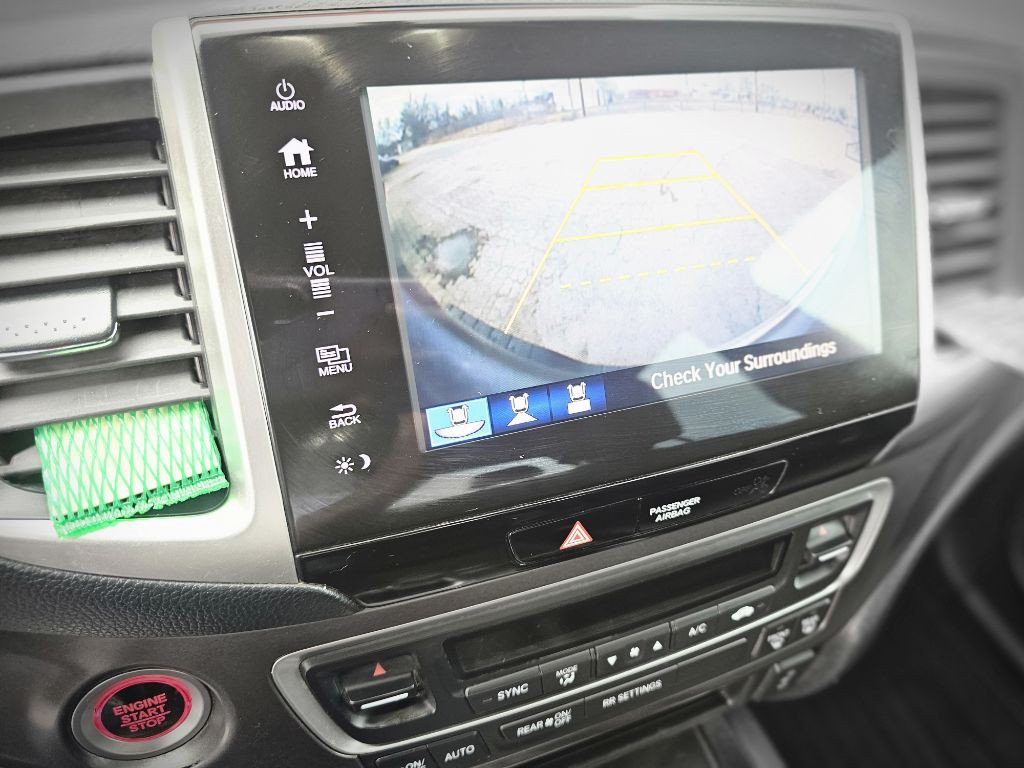 2017 Honda Ridgeline Image 23