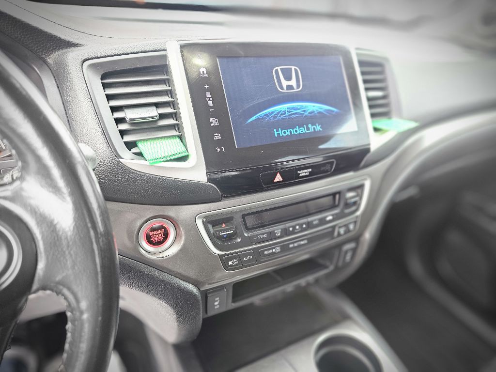 2017 Honda Ridgeline Image 25