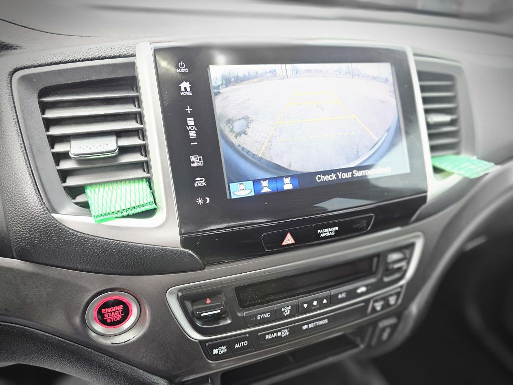 2017 Honda Ridgeline Image 28