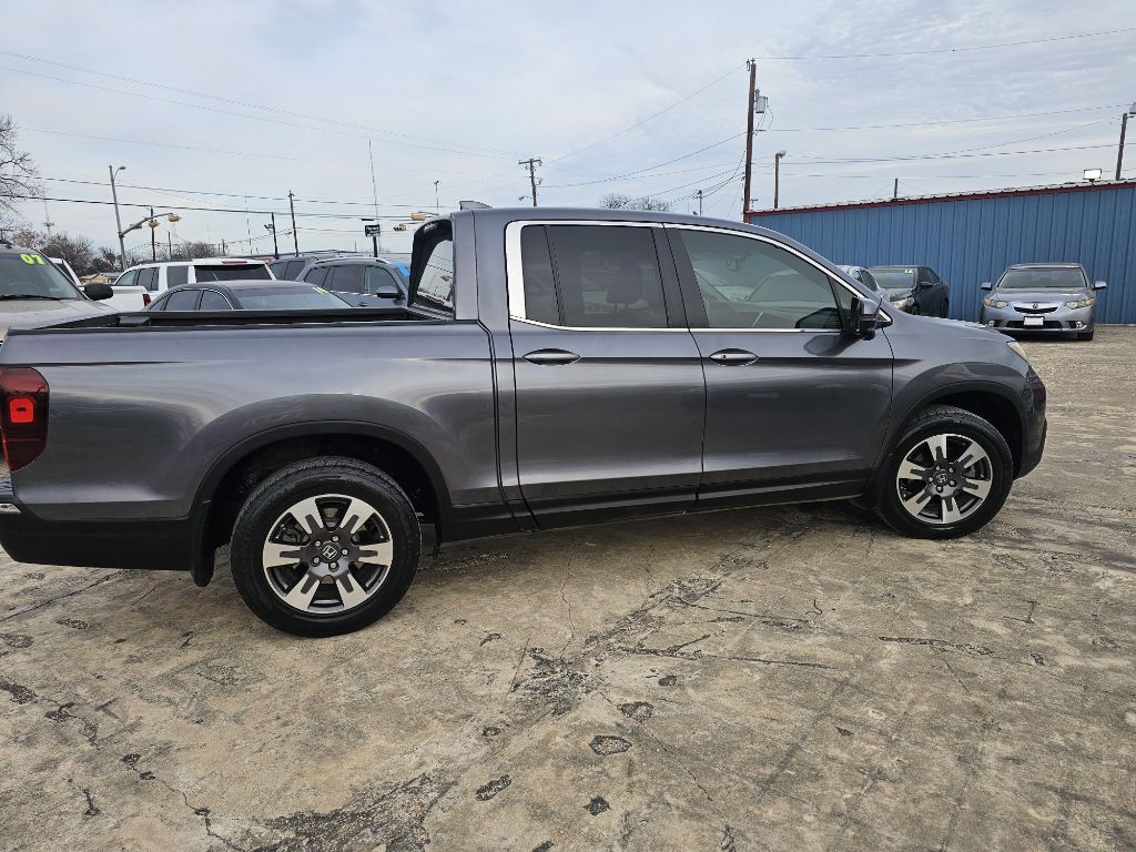 2017 Honda Ridgeline Image 31