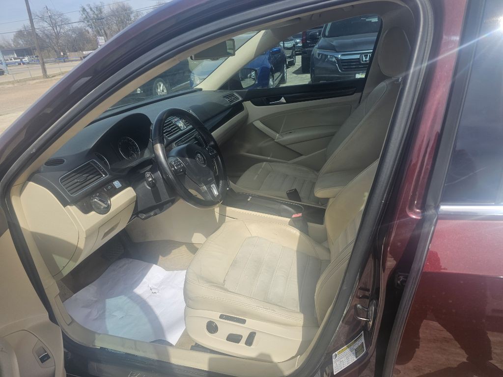 2014 Volkswagen Passat Image 12