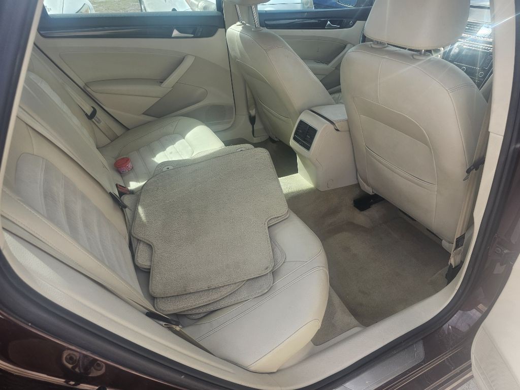 2014 Volkswagen Passat Image 13