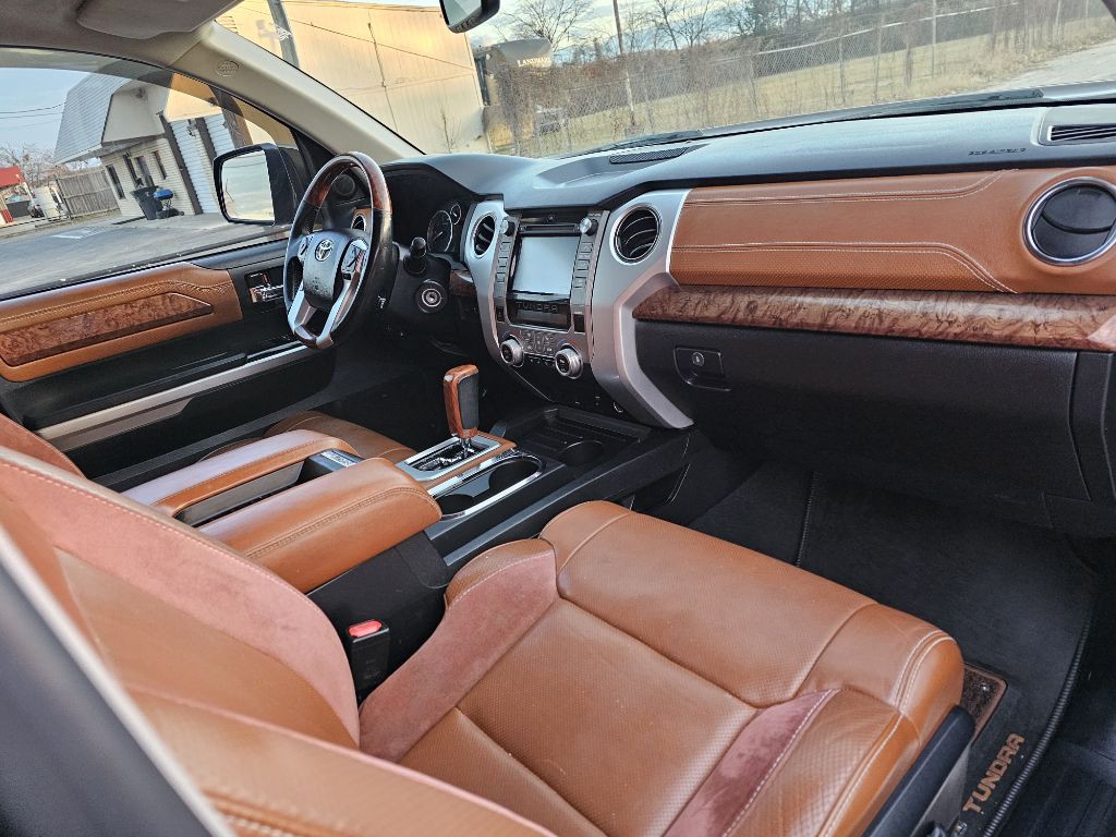 2015 Toyota Tundra Image 16