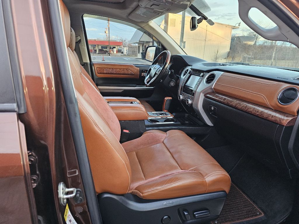 2015 Toyota Tundra Image 17