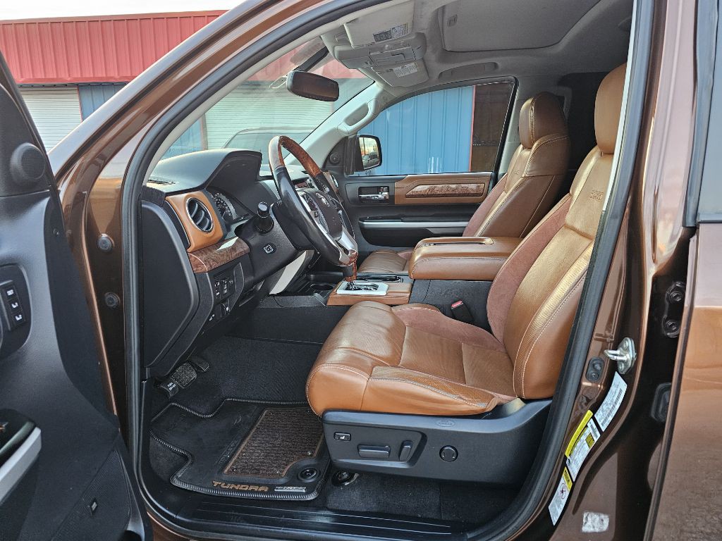 2015 Toyota Tundra Image 18