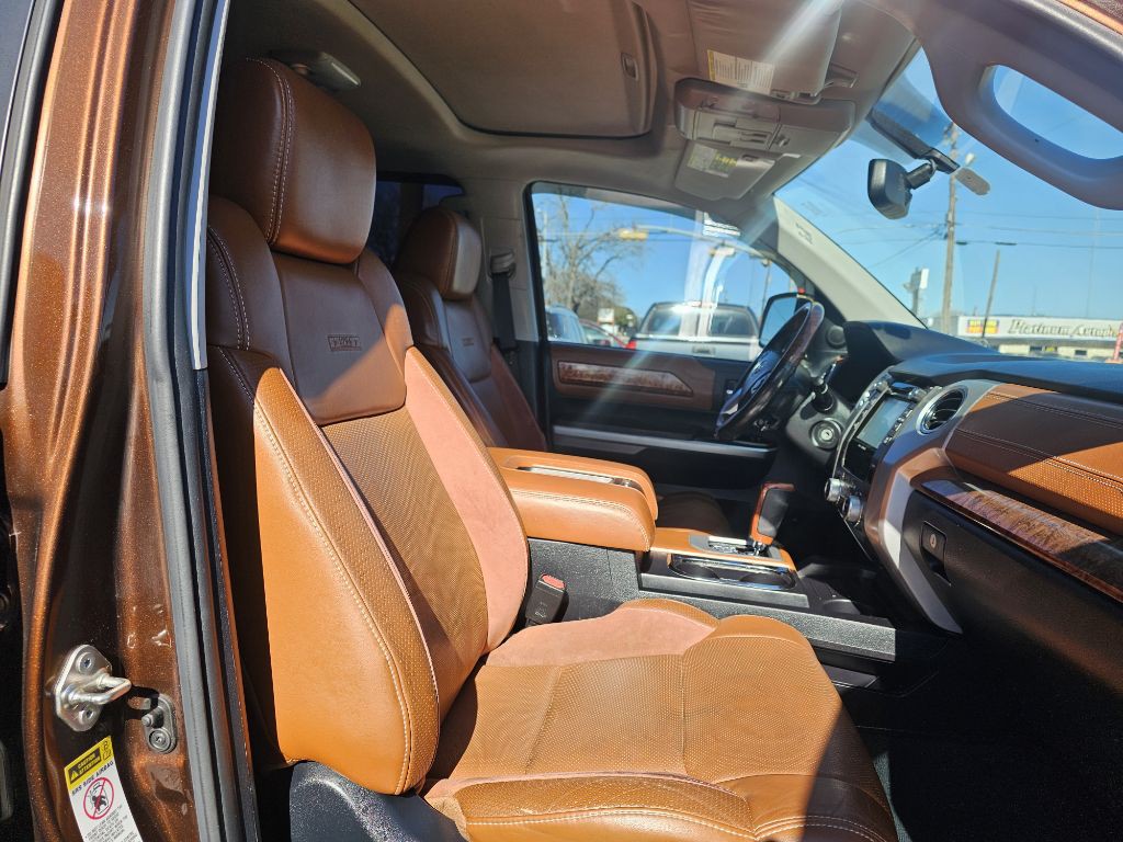 2015 Toyota Tundra Image 28