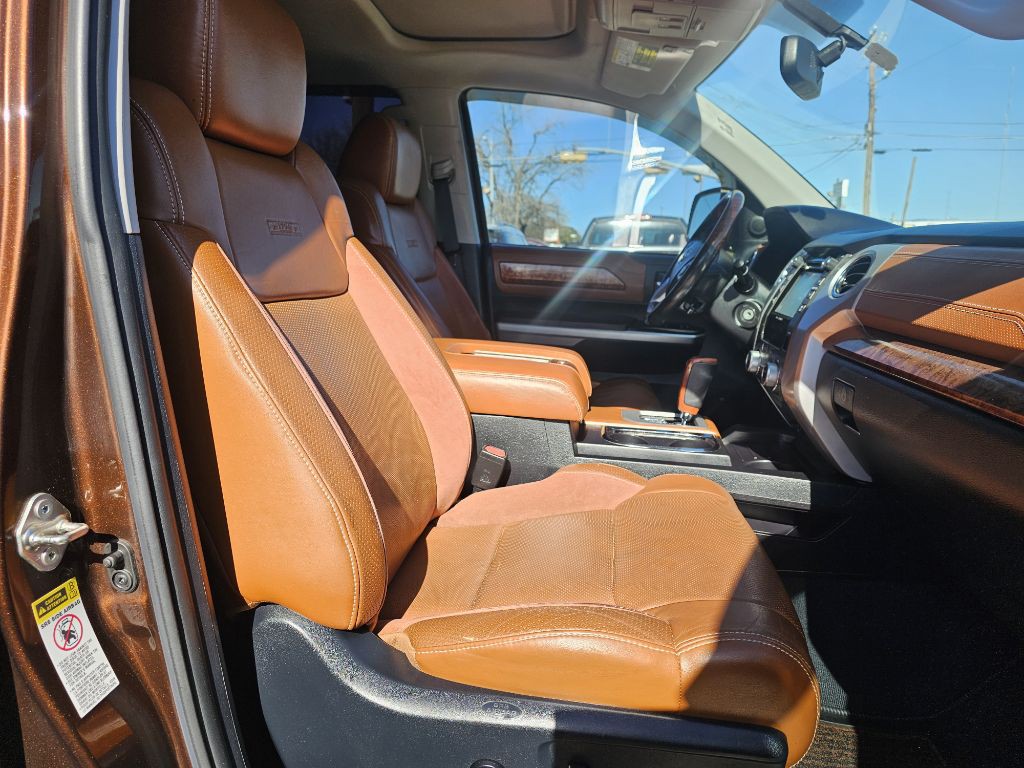 2015 Toyota Tundra Image 27