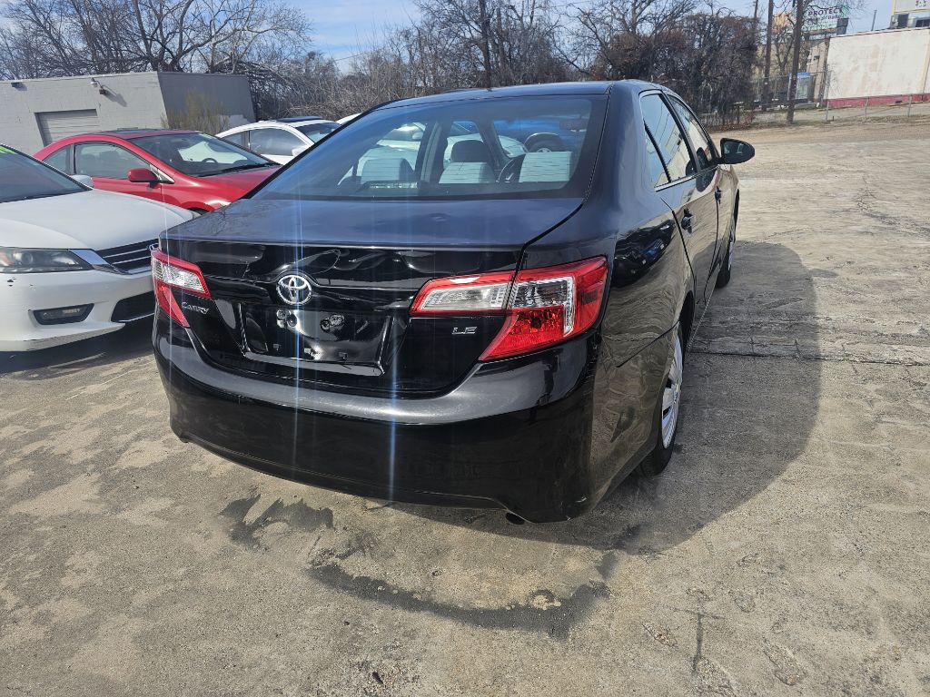 2014 Toyota Camry Image 4