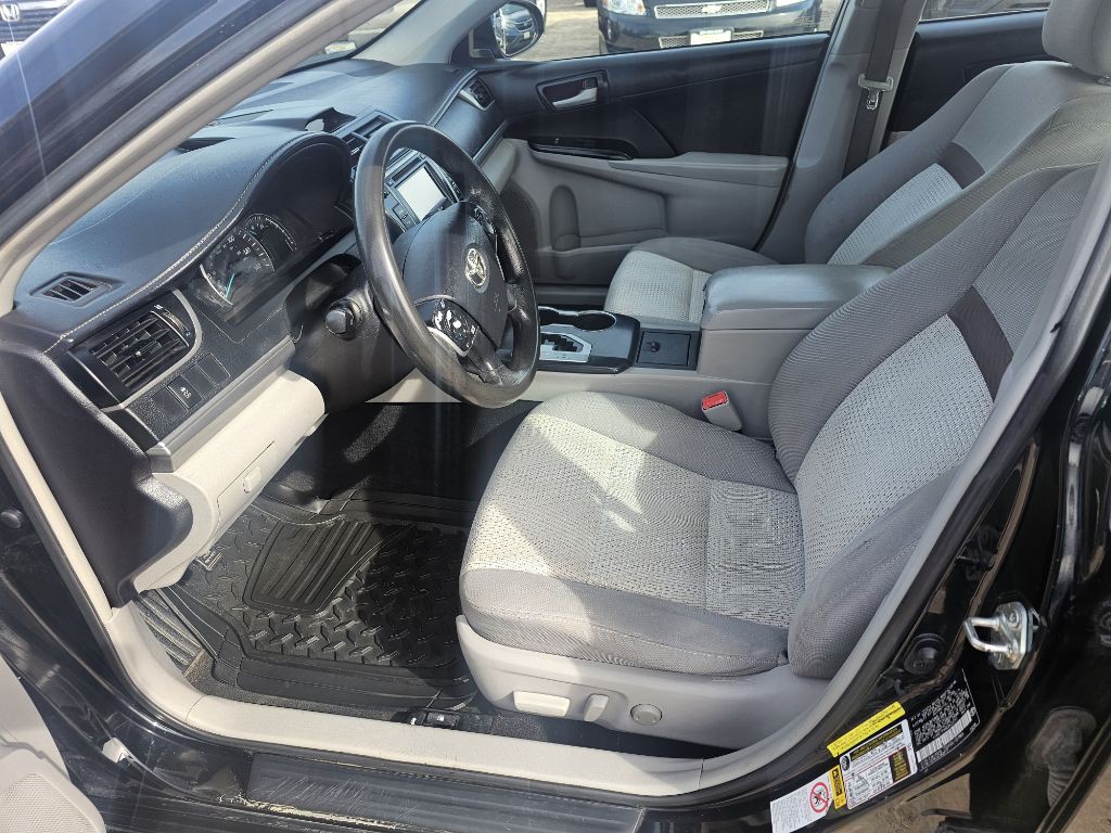 2014 Toyota Camry Image 6