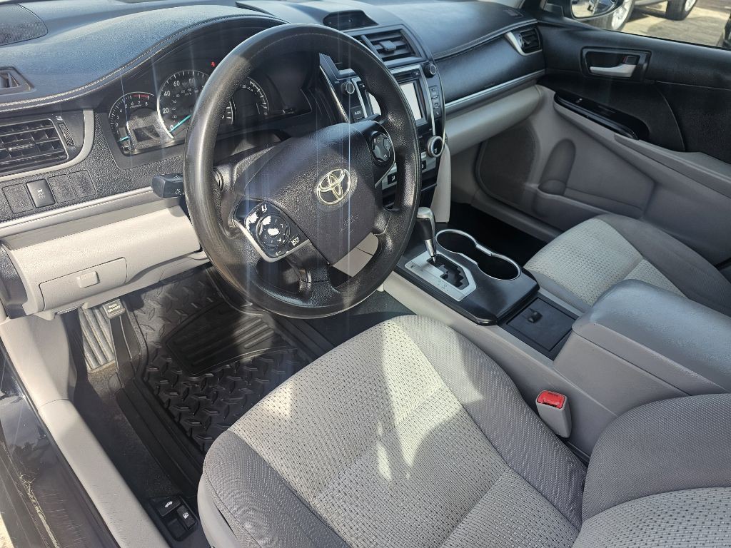 2014 Toyota Camry Image 10