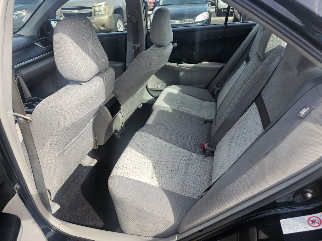2014 Toyota Camry Image 11