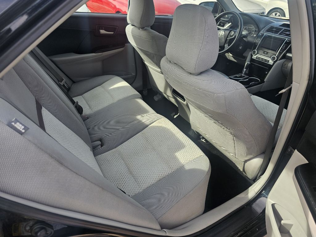 2014 Toyota Camry Image 15