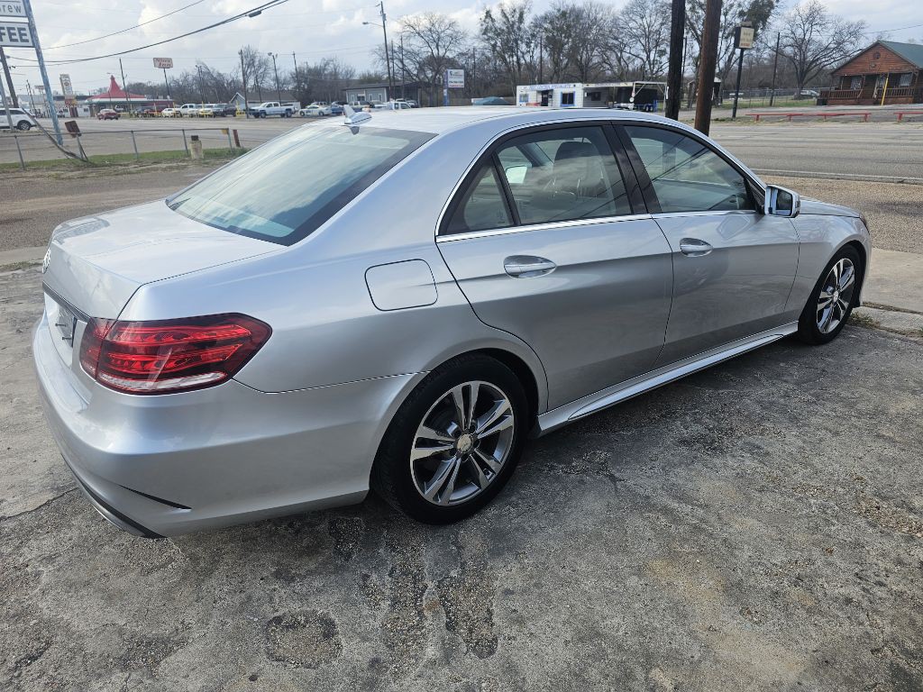 2016 Mercedes-Benz E-Class Image 3
