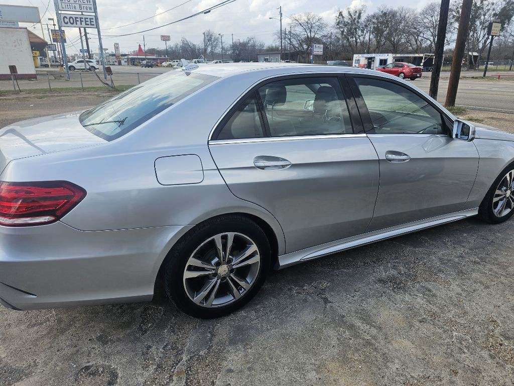 2016 Mercedes-Benz E-Class Image 6