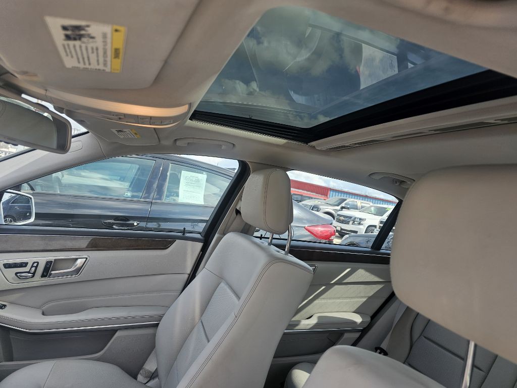 2016 Mercedes-Benz E-Class Image 12