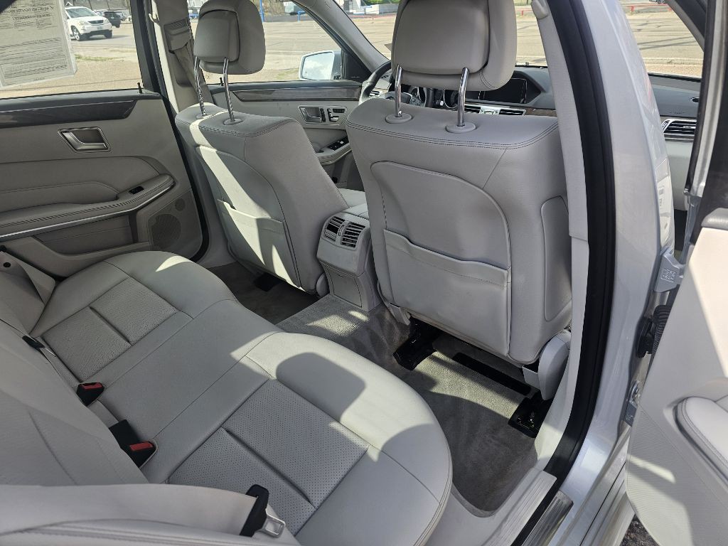 2016 Mercedes-Benz E-Class Image 18