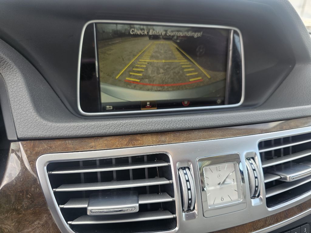 2016 Mercedes-Benz E-Class Image 19