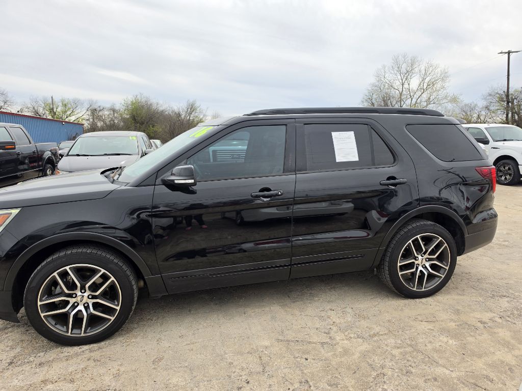 2016 Ford Explorer Image 2