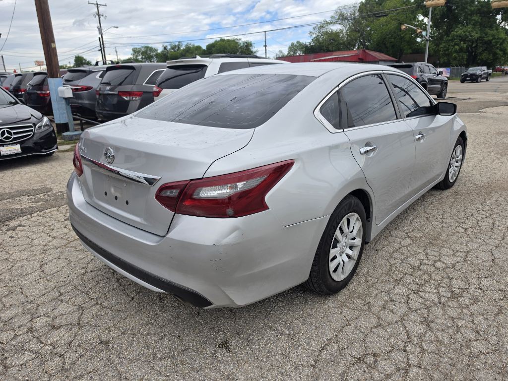 2018 Nissan Altima Image 2