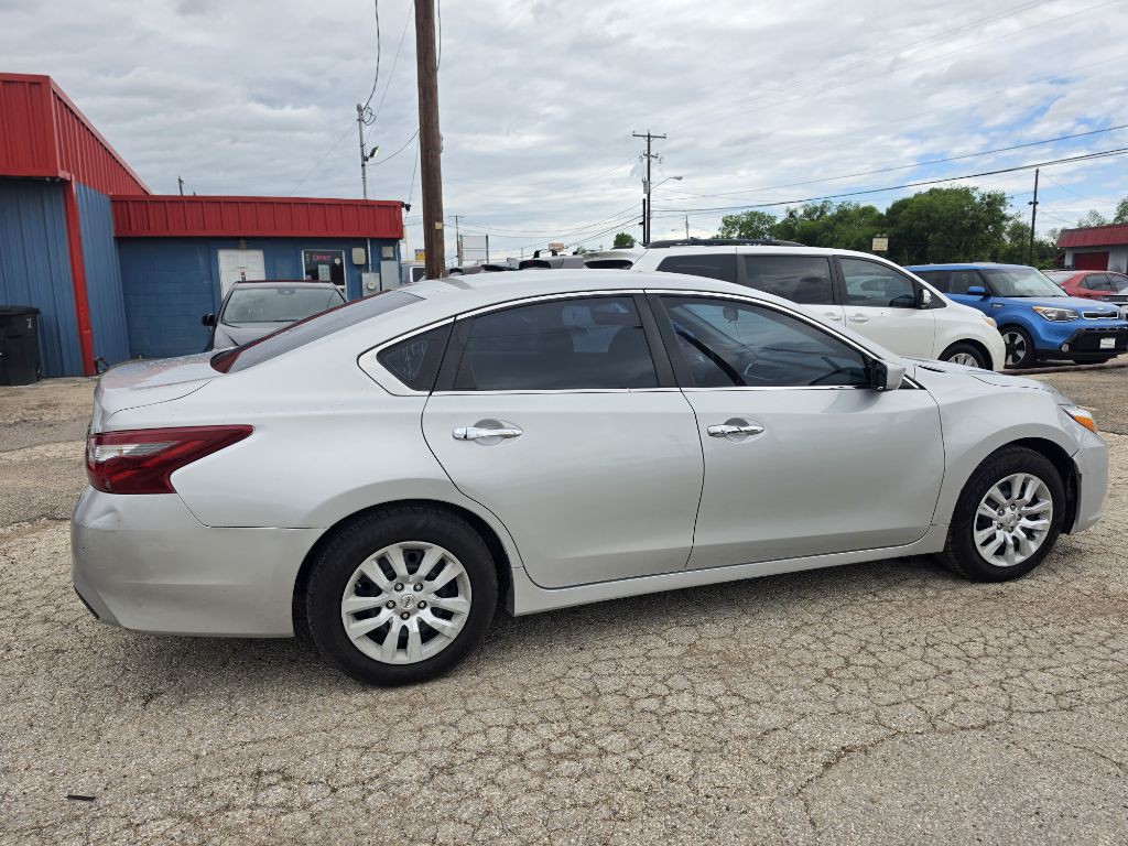 2018 Nissan Altima Image 4