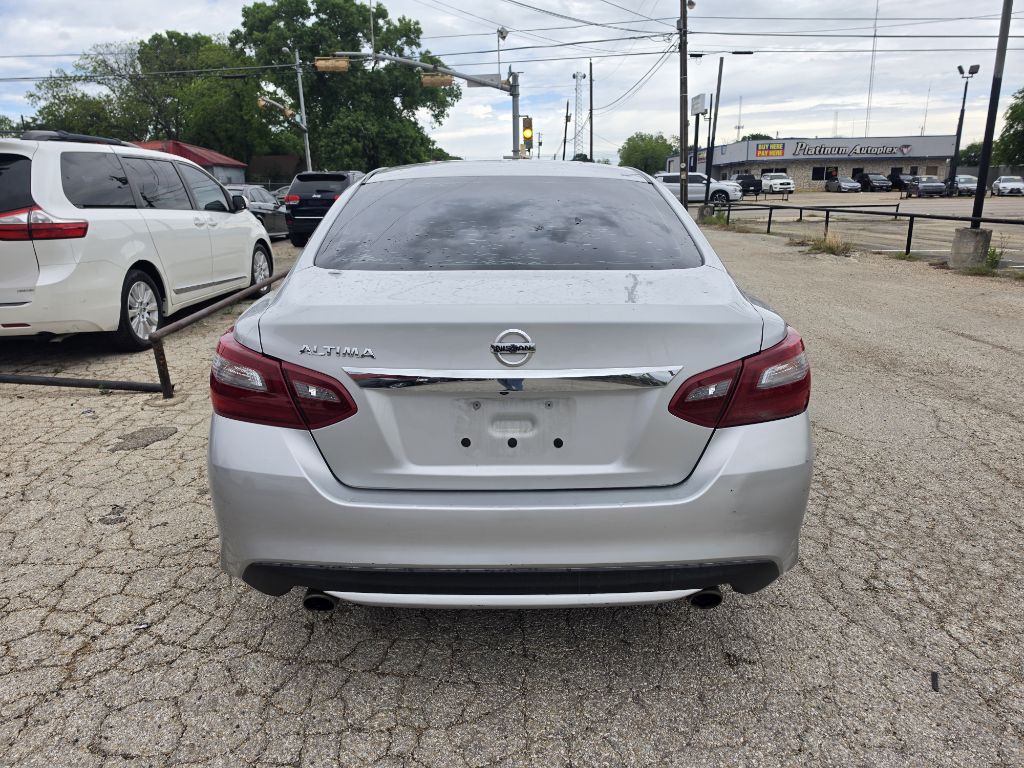 2018 Nissan Altima Image 6