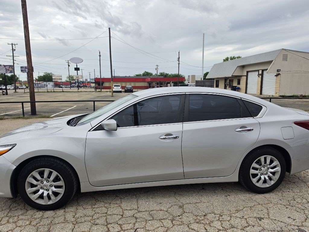 2018 Nissan Altima Image 7