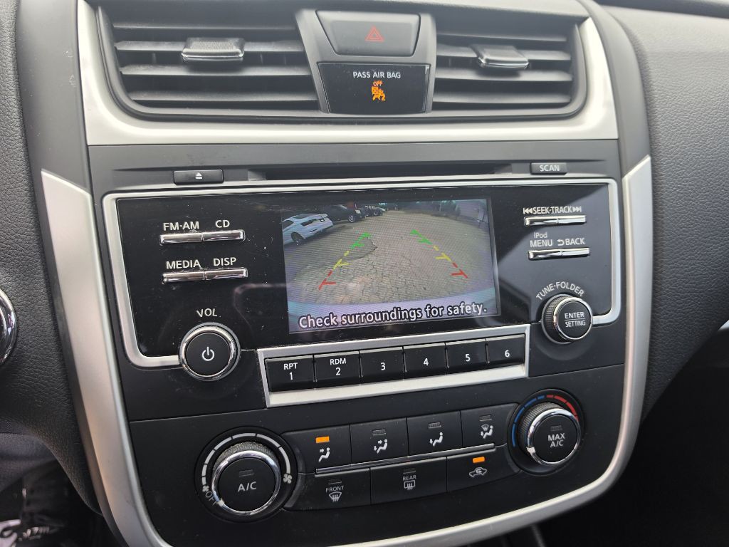 2018 Nissan Altima Image 16