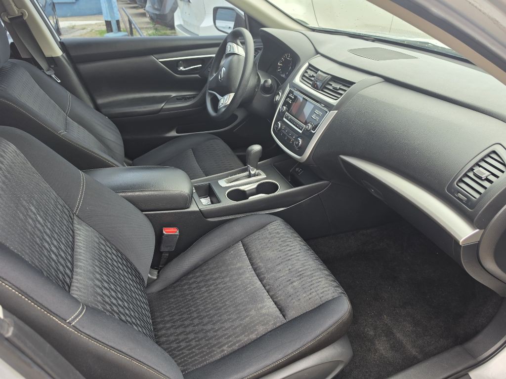 2018 Nissan Altima Image 17
