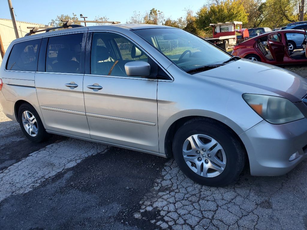 2005 Honda Odyssey Image 2