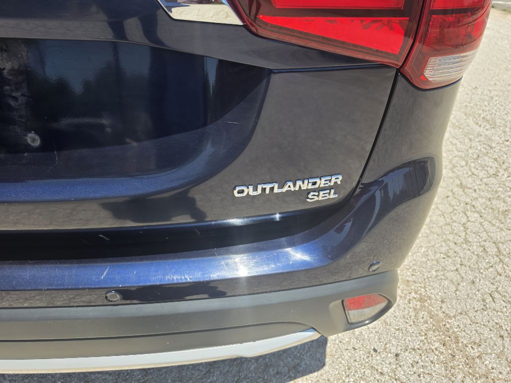 2018 Mitsubishi Outlander Image 11