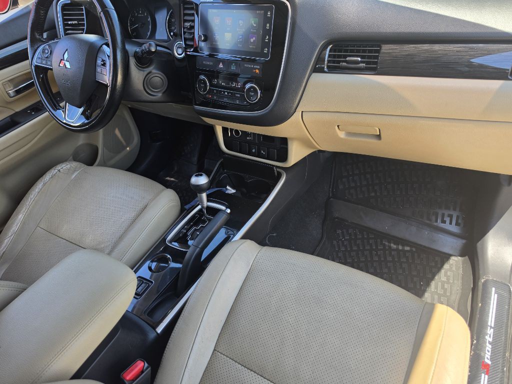 2018 Mitsubishi Outlander Image 19