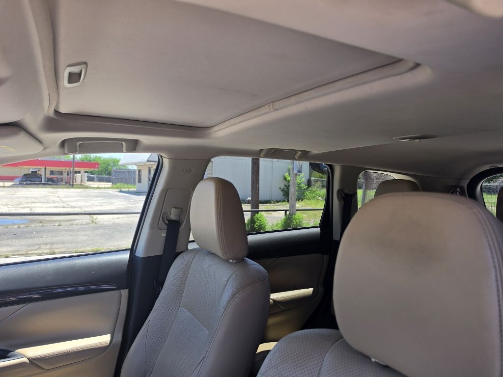 2018 Mitsubishi Outlander Image 22