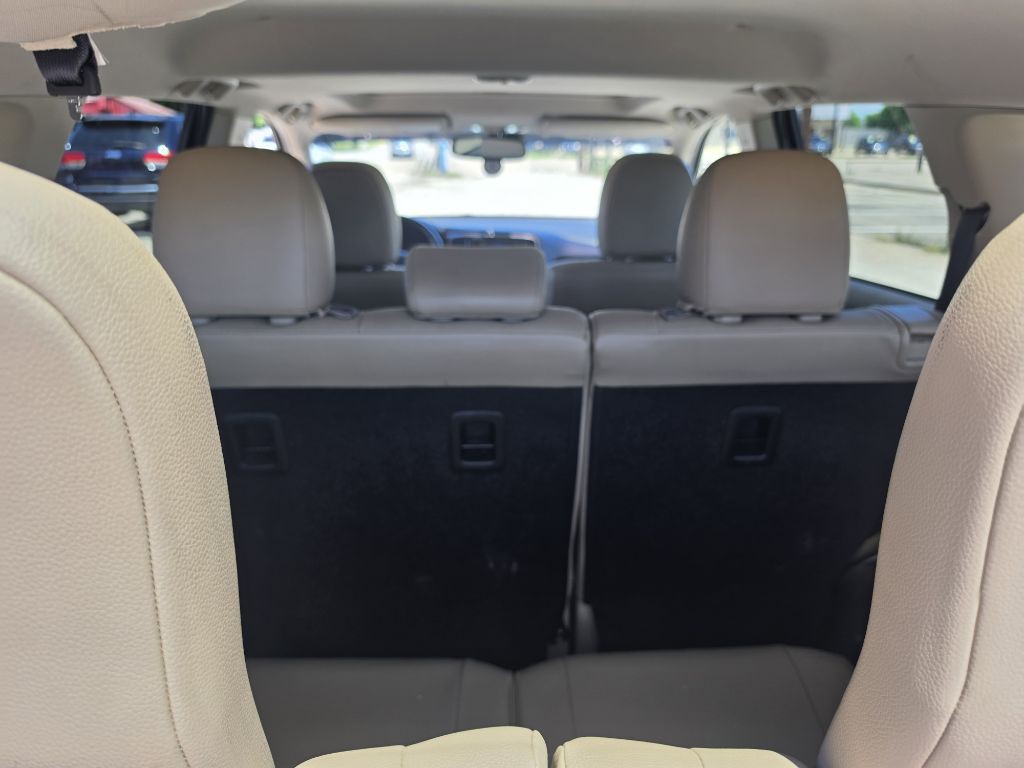 2018 Mitsubishi Outlander Image 24