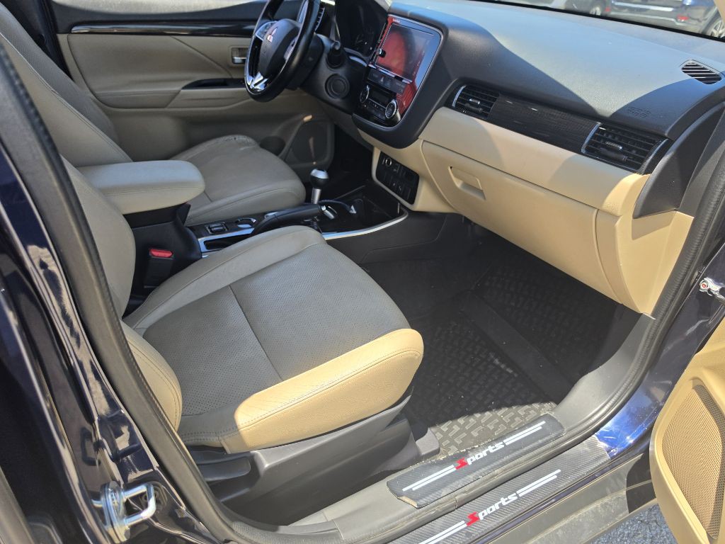2018 Mitsubishi Outlander Image 28
