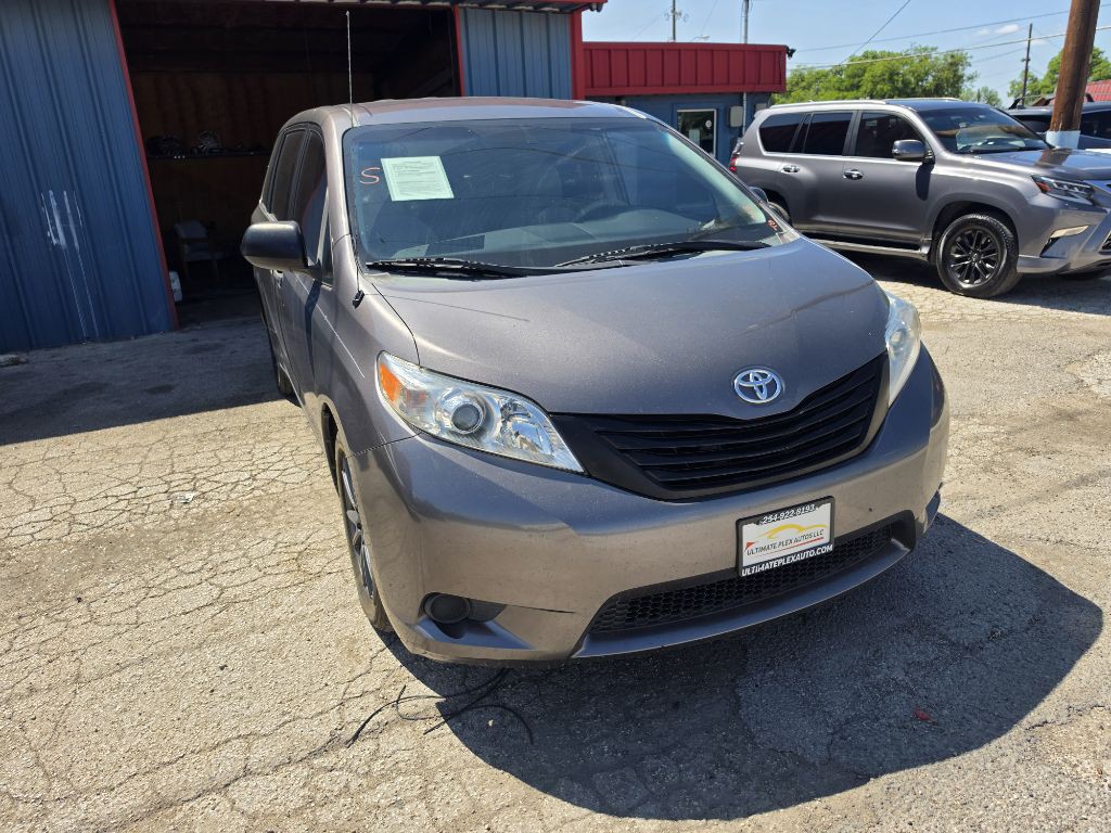 2014 Toyota Sienna Image 20