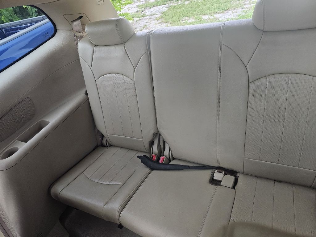 2011 Buick Enclave Image 10